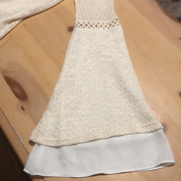 Design lab bell sleeve top size small - Picture 3 of 4